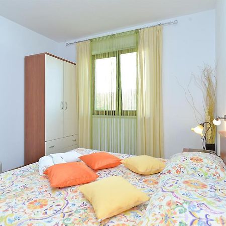 Apartment Jadranko 1761 Peroj Extérieur photo