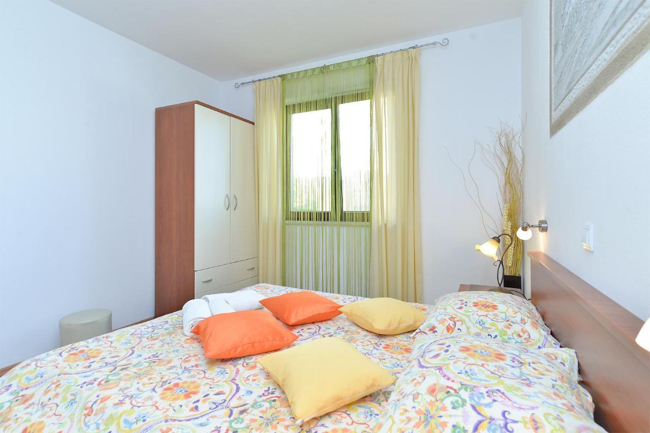 Apartment Jadranko 1761 Peroj Extérieur photo