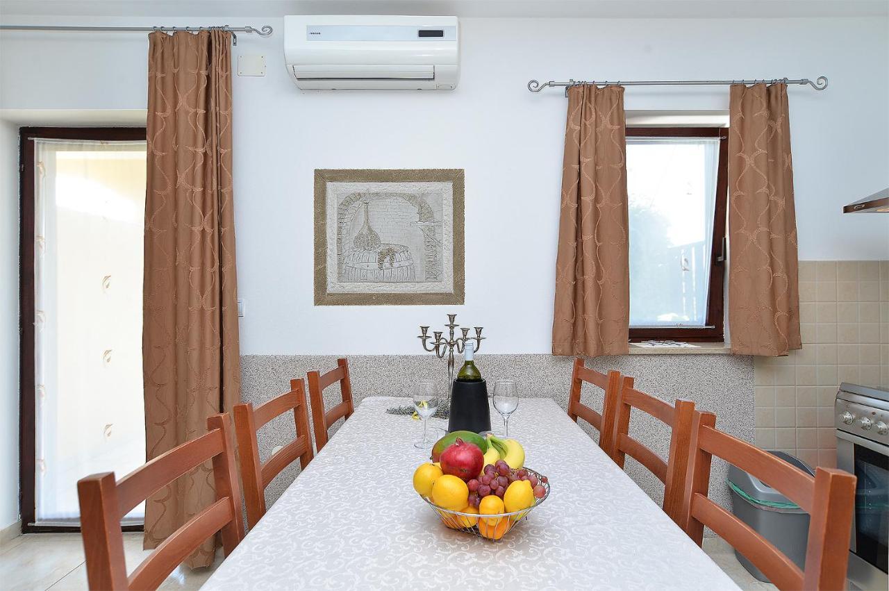Apartment Jadranko 1761 Peroj Extérieur photo