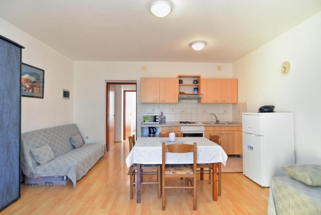 Apartment Jadranko 1761 Peroj Extérieur photo