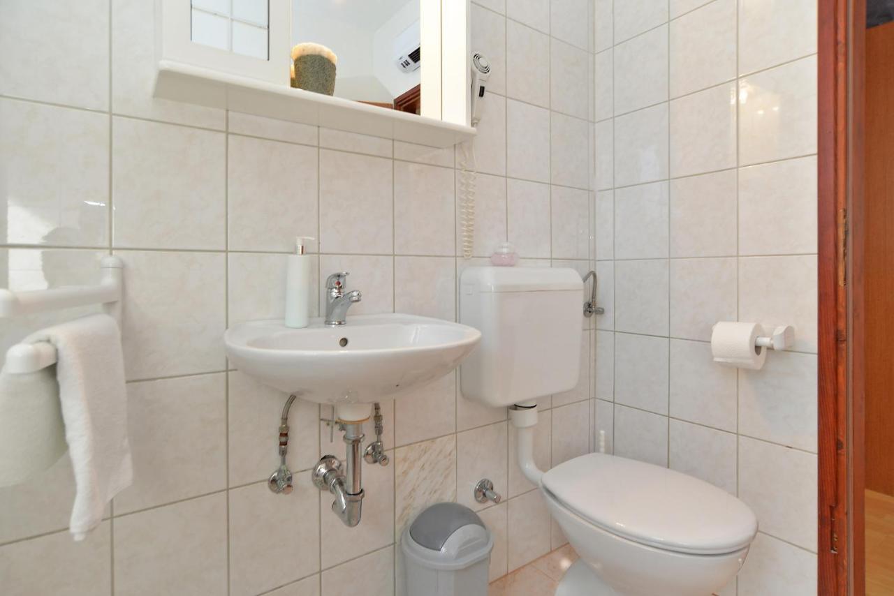 Apartment Jadranko 1761 Peroj Extérieur photo